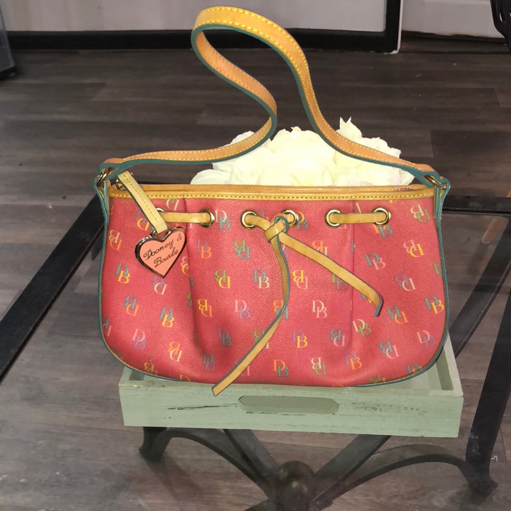 Dooney & Bourke 👛